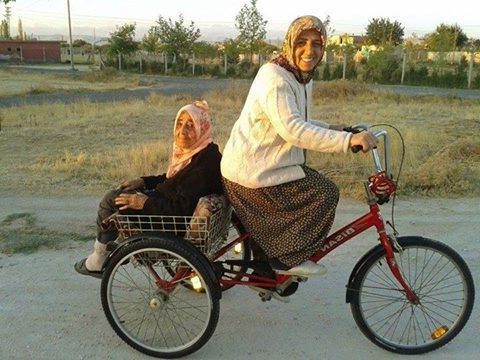 Ara Sıra Gülümseyelim | Hincal Ulu Ç köşesinden